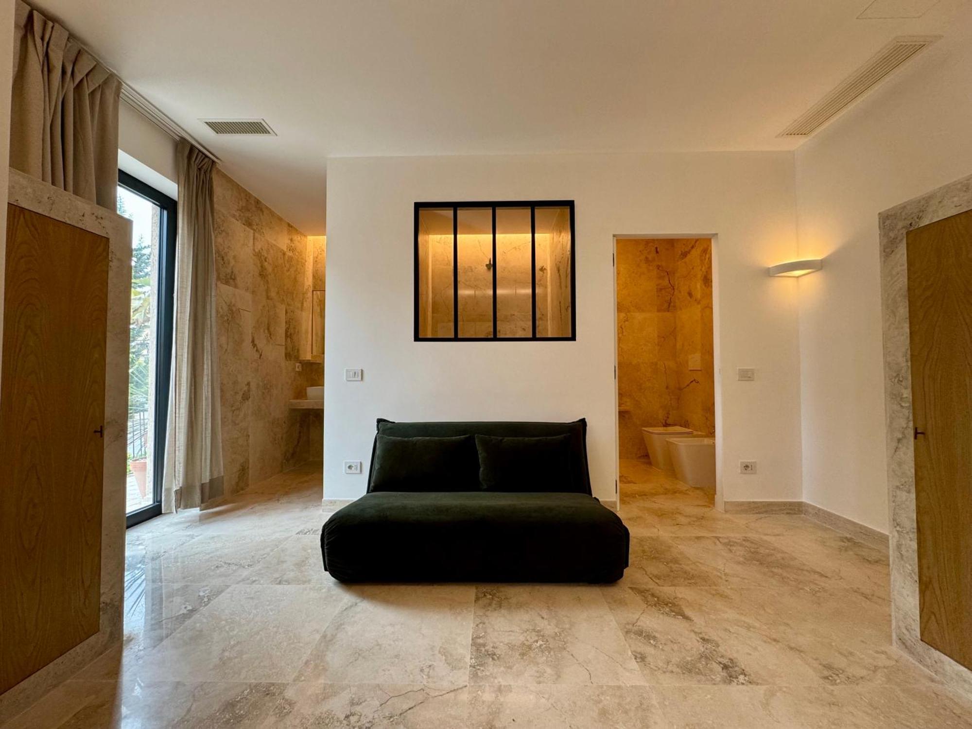 Apartmán Kiwi Latina Exteriér fotografie
